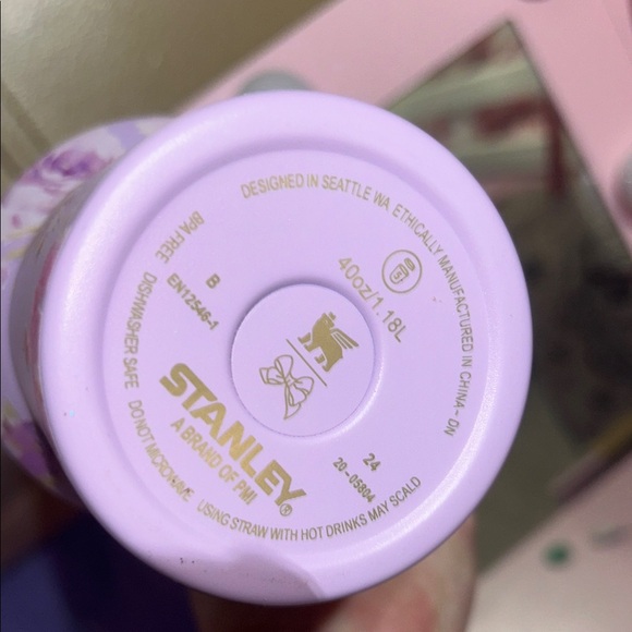 StanleyxLoveShackFancy 40 OZ - Picture 4 of 4